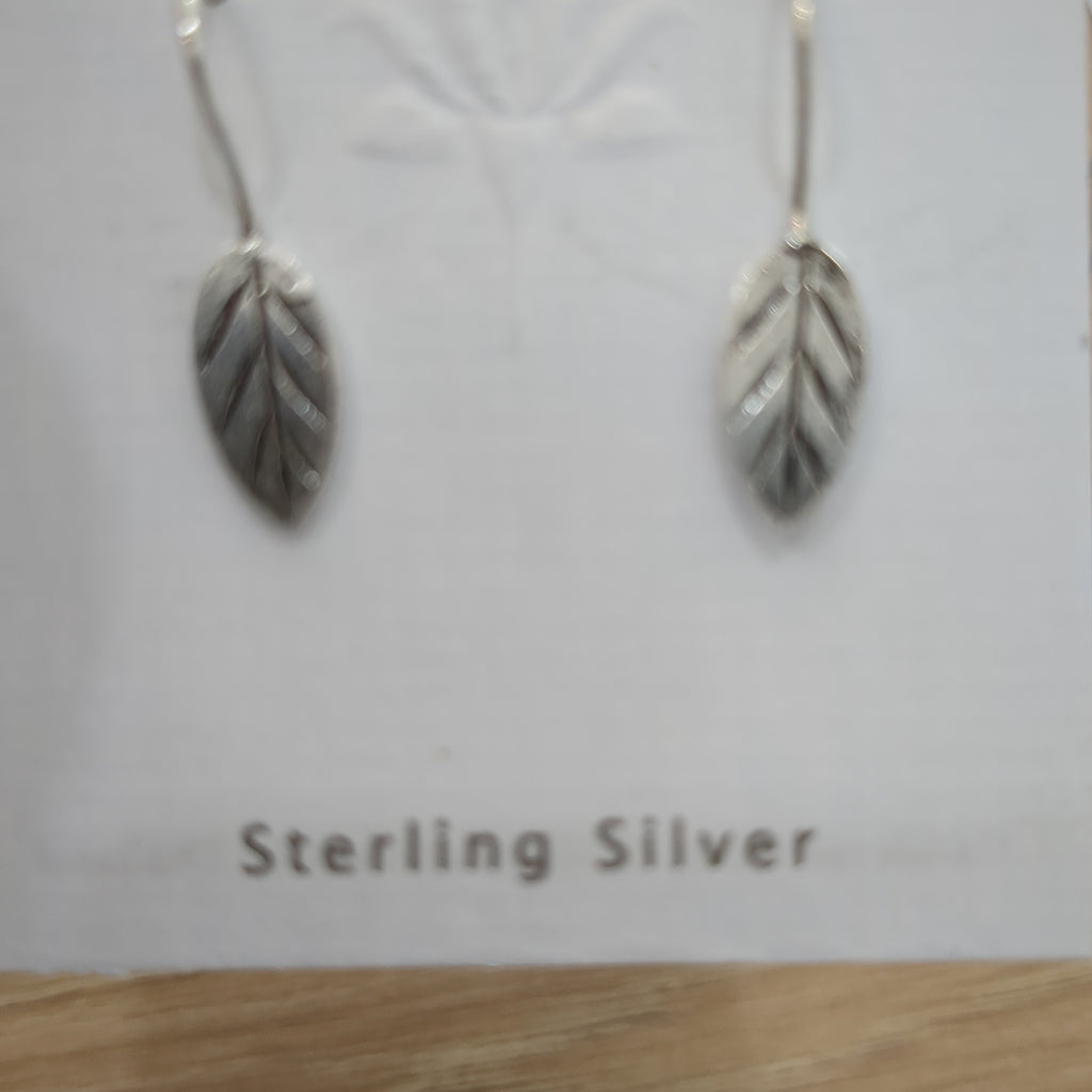 TM4630  Leaf Sterling Silver Small Earrings