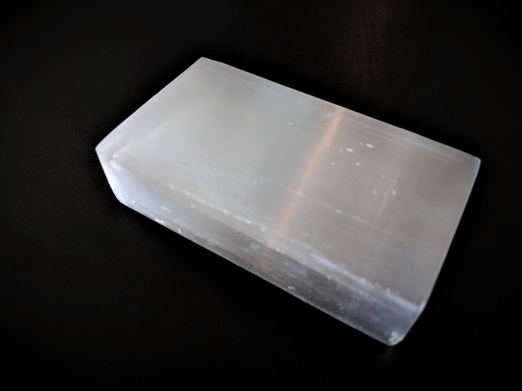 Crystal Charging Plate with Rectangle Box Shape